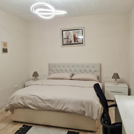 Downtown Boulevard Apartment With A Cute Balcony! Tiran Dış mekan fotoğraf