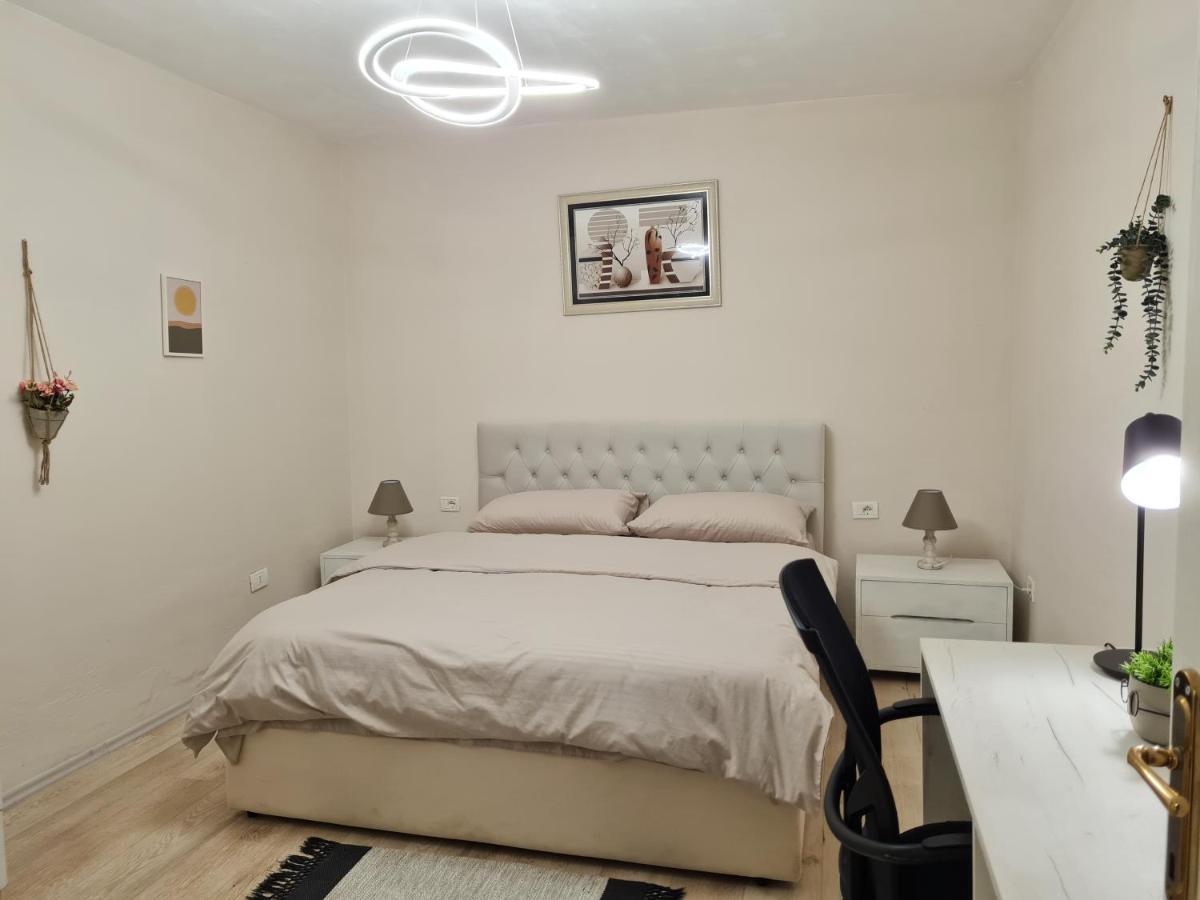 Downtown Boulevard Apartment With A Cute Balcony! Tiran Dış mekan fotoğraf